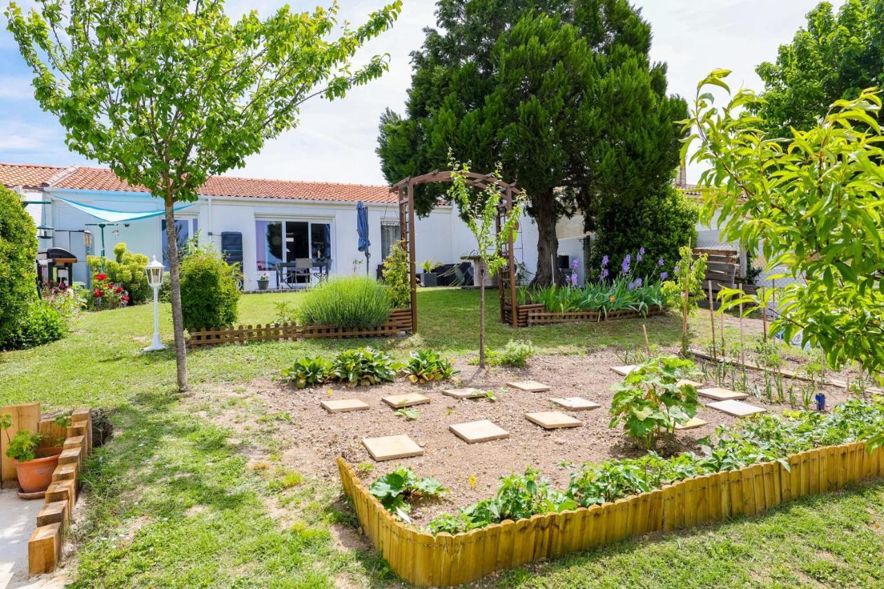 "Logis Debussy"- Saintes Villa Exterior photo