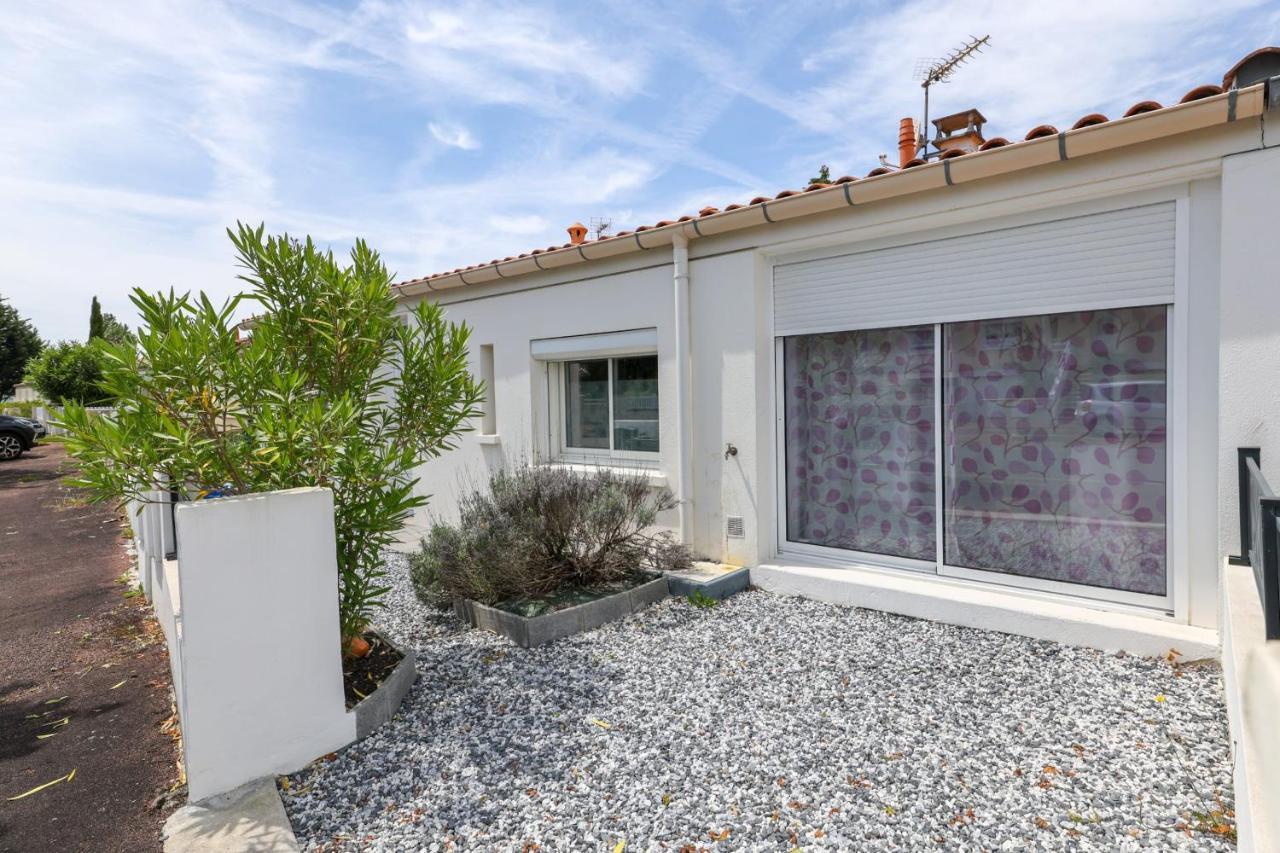 "Logis Debussy"- Saintes Villa Exterior photo